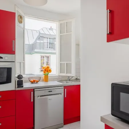 Eiffel Tower Saint Апартаменты Париж