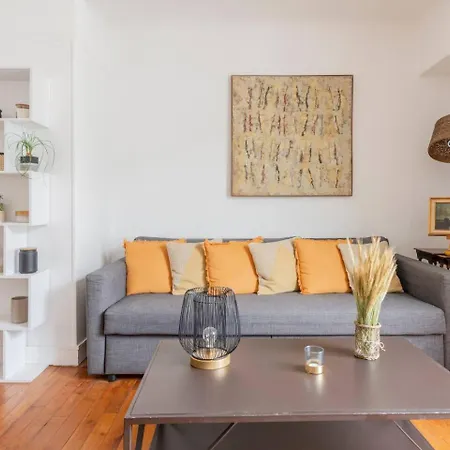 Eiffel Tower Saint *